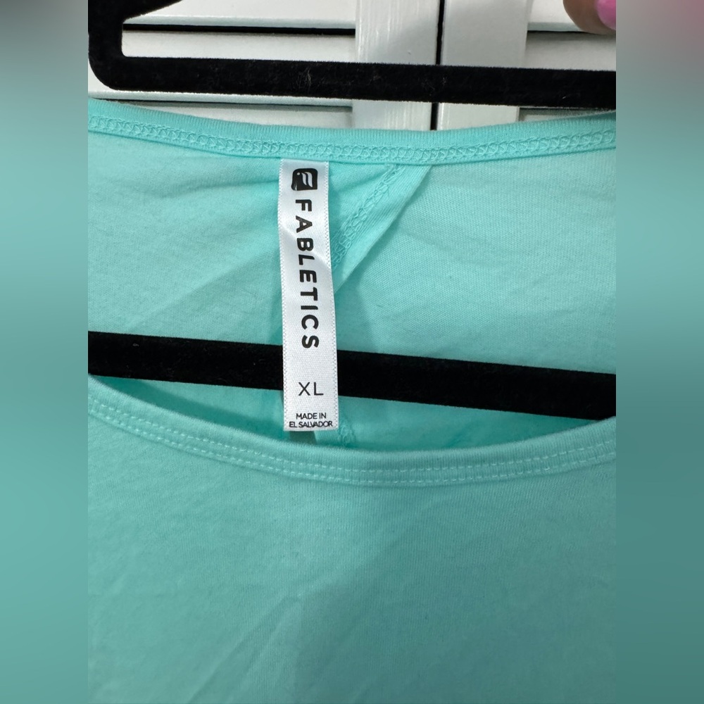 Fabletics Aqua Long Sleeve Top with Open Fly Back Size XL - Picture 4 of 4